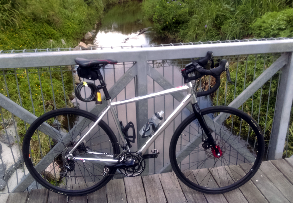 Cycling to GOMA Brisbane on my Trek Crossrip
