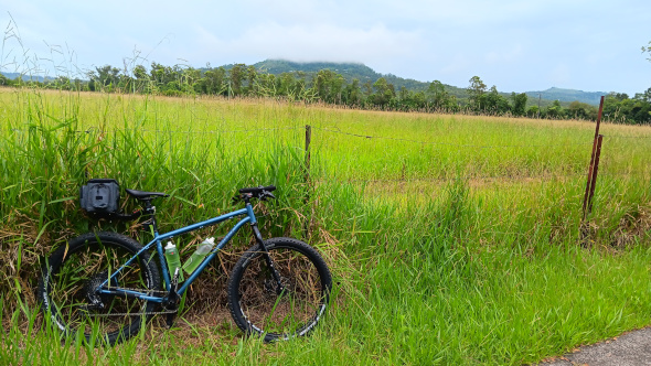 Bombtrack Beyong Plus with upcycled saddle bag